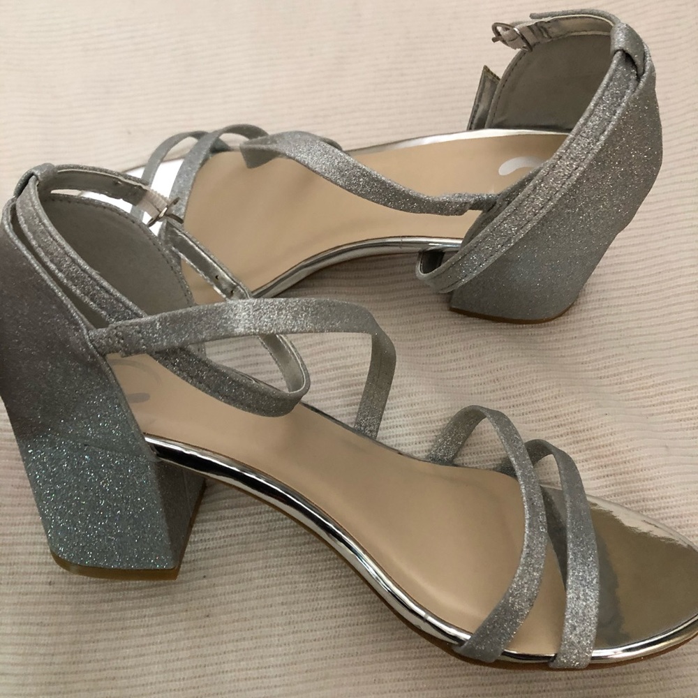 Bella sandal by Journee - NEW